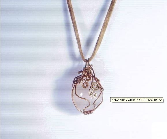PINGENTE COBRE E QUARTZO ROSA