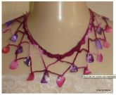 MaxiColar em croche com madreperolas